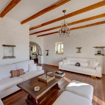 Willa Danae By The Sea