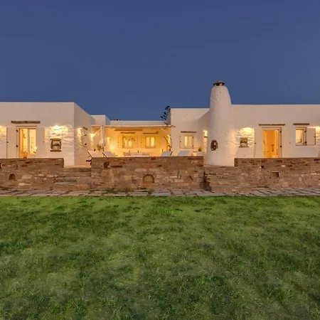 Danae By The Sea Willa Pounda